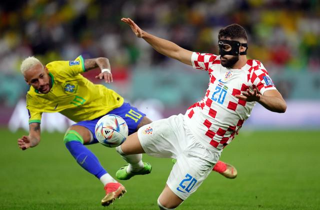 yy易游体育官网-风云突变！纽卡斯尔集结日迎来里程碑；社区盾版图或变；更衣室稳定；阵容厚度经受考验